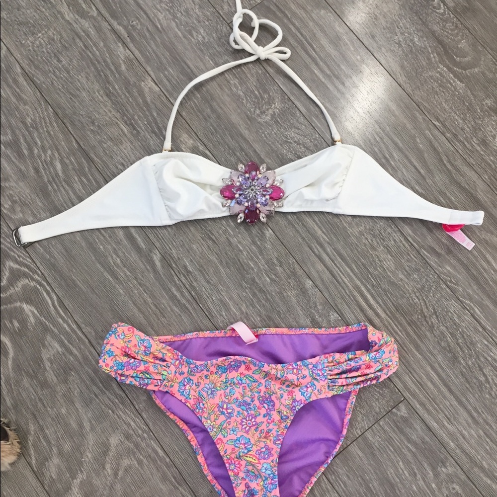 Victoria’s Secret swim suit. Bottoms: S Top: XS